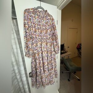 Elegant Floral Maxi Dress with Long Sleeves